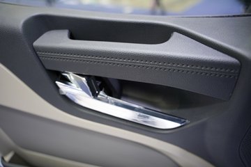 ��������M5000C ݼӢ�� 4.5L���� 280���� 4X2 ��ʿ��8�� ��ʽ�ػ���ͼƬ