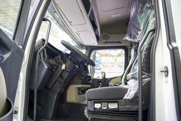 ��������M5000C ݼӢ�� 4.5L���� 280���� 4X2 ��ʿ��8�� ��ʽ�ػ���ͼƬ