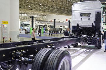 ��������M5000C ݼӢ�� 4.5L���� 280���� 4X2 ��ʿ��8�� ��ʽ�ػ���ͼƬ