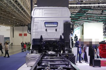 ��������M5000C ݼӢ�� 4.5L���� 280���� 4X2 ��ʿ��8�� ��ʽ�ػ���ͼƬ