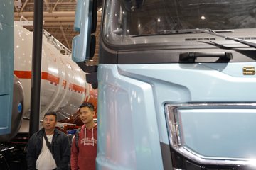 ��������˹ ����H 12.5L���� 600���� 6X4 ��ʿ��16�� AMT�Զ��� ǣ����ͼƬ