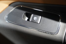 龙骁&nbsp;牵引车驾驶室                                               图片