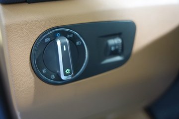 ��������˹ ����H 12.5L���� 600���� 6X4 ��ʿ��16�� AMT�Զ��� ǣ����ͼƬ