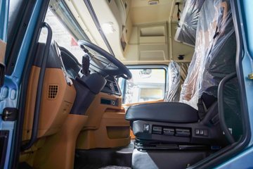 ��������˹ ����H 12.5L���� 600���� 6X4 ��ʿ��16�� AMT�Զ��� ǣ����ͼƬ