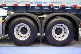 龙骁&nbsp;牵引车底盘                                                图片