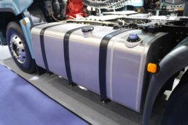 龙骁&nbsp;牵引车底盘                                                图片