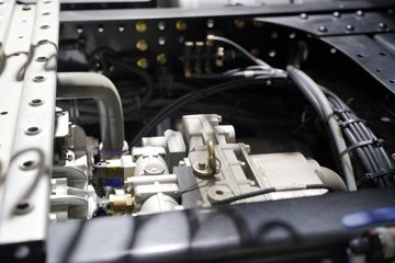 ��������˹ ����H 12.5L���� 600���� 6X4 ��ʿ��16�� AMT�Զ��� ǣ����ͼƬ