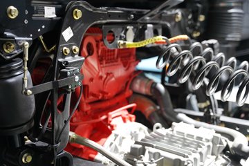 ��������˹ ����H 12.5L���� 600���� 6X4 ��ʿ��16�� AMT�Զ��� ǣ����ͼƬ