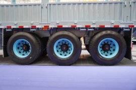 龙骁&nbsp;牵引车上装                                                图片