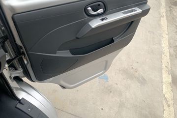 ����;�� T3 1.6L 123���� ���� 2.7�׵�������С��ͼƬ