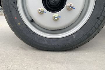 ����;�� T3 1.6L 123���� ���� 2.7�׵�������С��ͼƬ