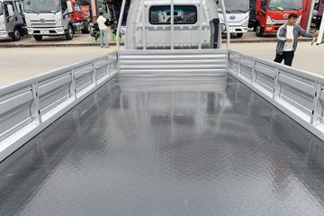 ����;�� T3 1.6L 123���� ���� 2.7�׵�������С��ͼƬ