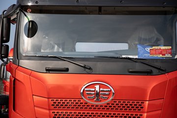 �ൺ���JH6 6.4L���� 300���� 4X2 һ�����10�� 9.6���Ű���ʽ�ػ���ͼƬ