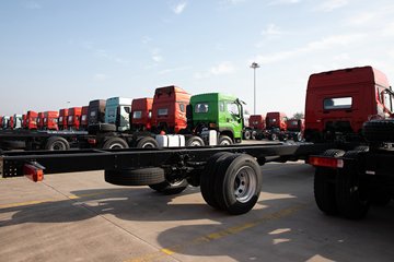 �ൺ���JH6 6.4L���� 300���� 4X2 һ�����10�� 9.6���Ű���ʽ�ػ���ͼƬ