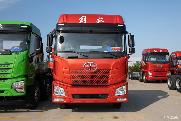 解放JH6 9.6米载货车 300马力实用能打