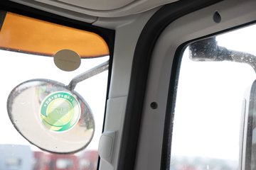 �ൺ���JH6 6.4L���� 300���� 4X2 һ�����10�� 9.6���Ű���ʽ�ػ���ͼƬ