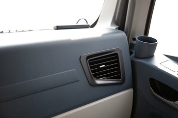 �ൺ���JH6 6.4L���� 300���� 4X2 һ�����10�� 9.6���Ű���ʽ�ػ���ͼƬ