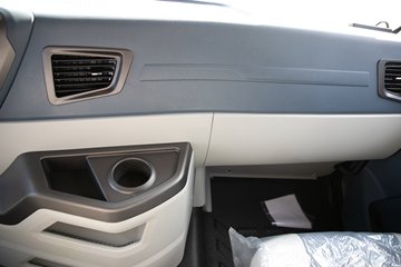 �ൺ���JH6 6.4L���� 300���� 4X2 һ�����10�� 9.6���Ű���ʽ�ػ���ͼƬ