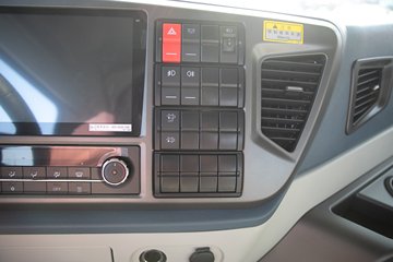 �ൺ���JH6 6.4L���� 300���� 4X2 һ�����10�� 9.6���Ű���ʽ�ػ���ͼƬ