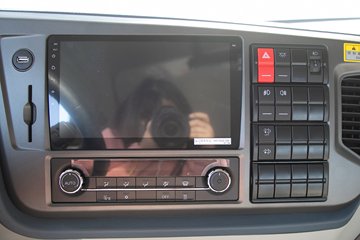 �ൺ���JH6 6.4L���� 300���� 4X2 һ�����10�� 9.6���Ű���ʽ�ػ���ͼƬ