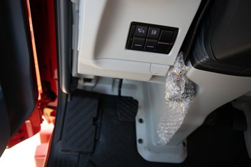 �ൺ���JH6 6.4L���� 300���� 4X2 һ�����10�� 9.6���Ű���ʽ�ػ���ͼƬ