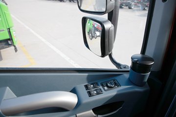 �ൺ���JH6 6.4L���� 300���� 4X2 һ�����10�� 9.6���Ű���ʽ�ػ���ͼƬ