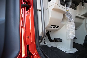 �ൺ���JH6 6.4L���� 300���� 4X2 һ�����10�� 9.6���Ű���ʽ�ػ���ͼƬ