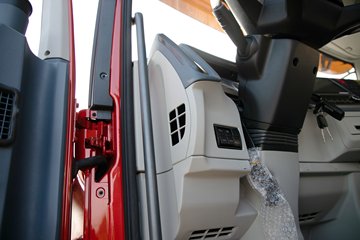 �ൺ���JH6 6.4L���� 300���� 4X2 һ�����10�� 9.6���Ű���ʽ�ػ���ͼƬ