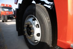 青岛解放JH6 6.4L柴油 300马力 4X2 一汽解放10档 9.6米排半厢式载货车