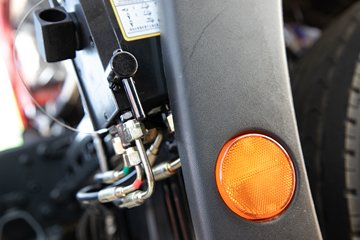 �ൺ���JH6 6.4L���� 300���� 4X2 һ�����10�� 9.6���Ű���ʽ�ػ���ͼƬ