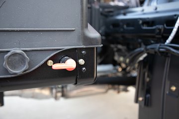 �ൺ���JH6 6.4L���� 300���� 4X2 һ�����10�� 9.6���Ű���ʽ�ػ���ͼƬ