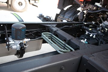 �ൺ���JH6 6.4L���� 300���� 4X2 һ�����10�� 9.6���Ű���ʽ�ػ���ͼƬ