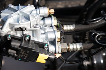 �ൺ���JH6 6.4L���� 300���� 4X2 һ�����10�� 9.6���Ű���ʽ�ػ���ͼƬ