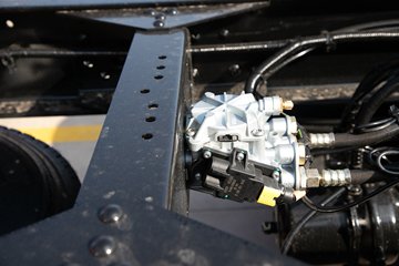 �ൺ���JH6 6.4L���� 300���� 4X2 һ�����10�� 9.6���Ű���ʽ�ػ���ͼƬ