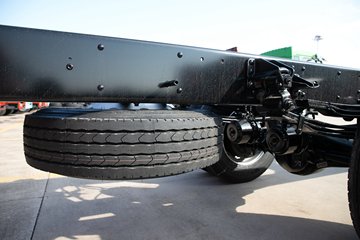 �ൺ���JH6 6.4L���� 300���� 4X2 һ�����10�� 9.6���Ű���ʽ�ػ���ͼƬ