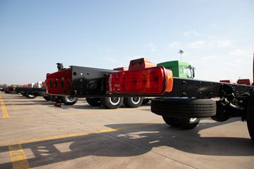 �ൺ���JH6 6.4L���� 300���� 4X2 һ�����10�� 9.6���Ű���ʽ�ػ���ͼƬ