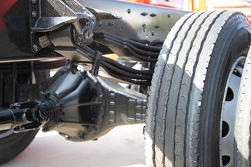 �ൺ���JH6 6.4L���� 300���� 4X2 һ�����10�� 9.6���Ű���ʽ�ػ���ͼƬ