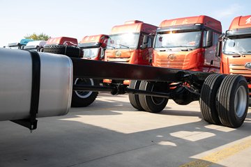 �ൺ���JH6 6.4L���� 300���� 4X2 һ�����10�� 9.6���Ű���ʽ�ػ���ͼƬ