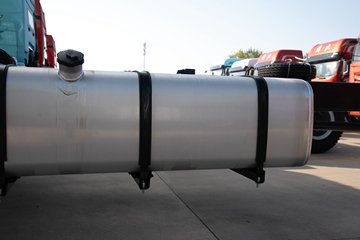 �ൺ���JH6 6.4L���� 300���� 4X2 һ�����10�� 9.6���Ű���ʽ�ػ���ͼƬ