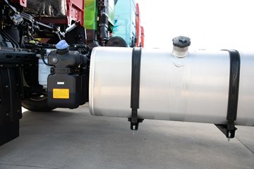 �ൺ���JH6 6.4L���� 300���� 4X2 һ�����10�� 9.6���Ű���ʽ�ػ���ͼƬ