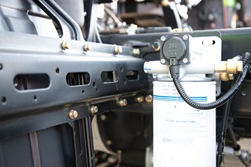 �ൺ���JH6 6.4L���� 300���� 4X2 һ�����10�� 9.6���Ű���ʽ�ػ���ͼƬ