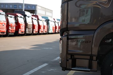 �ൺ���JH6 7.8L���� 380���� 4X2 ��ʿ��10�� 6.75���Ű��դʽ�ػ���ͼƬ