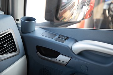 �ൺ���JH6 7.8L���� 380���� 4X2 ��ʿ��10�� 6.75���Ű��դʽ�ػ���ͼƬ