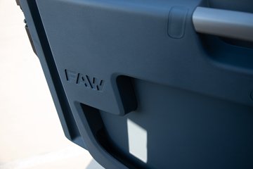 �ൺ���JH6 7.8L���� 380���� 4X2 ��ʿ��10�� 6.75���Ű��դʽ�ػ���ͼƬ