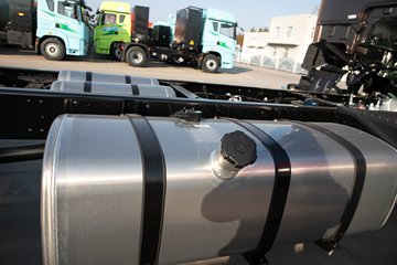 �ൺ���JH6 7.8L���� 380���� 4X2 ��ʿ��10�� 6.75���Ű��դʽ�ػ���ͼƬ