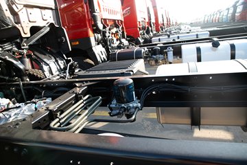 �ൺ���JH6 7.8L���� 380���� 4X2 ��ʿ��10�� 6.75���Ű��դʽ�ػ���ͼƬ