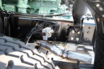 �ൺ���JH6 7.8L���� 380���� 4X2 ��ʿ��10�� 6.75���Ű��դʽ�ػ���ͼƬ