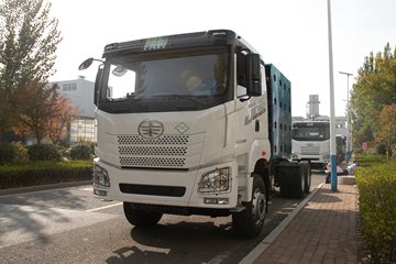 青岛解放 JH6重卡 领航版2.0 430马力 6X4 CNG 危化品牵引车(国六)