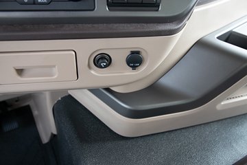 �ൺ��� JH6�ؿ� �캽��2.0 430���� 6X4 CNG Σ��Ʒǣ����(����)ͼƬ