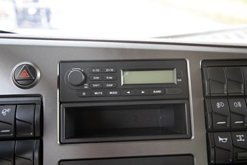 �ൺ��� JH6�ؿ� �캽��2.0 430���� 6X4 CNG Σ��Ʒǣ����(����)ͼƬ